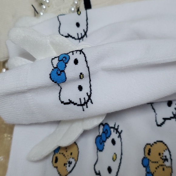 Hello Kitty socks (3) pair - Picture 5 of 5